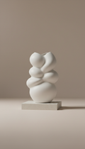 Vase sculptural en porcelaine blanche